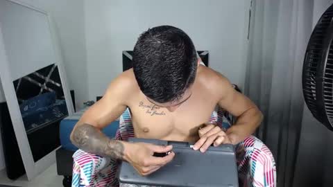 Snapshot of duvian_20 chatting on 03.04.25 Duvian online show from 03.04.25