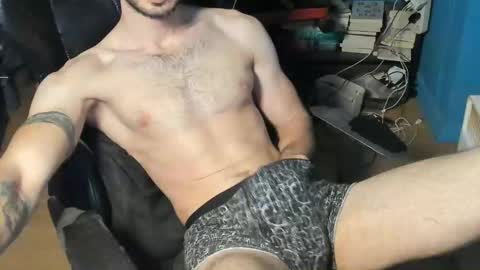 Snapshot of dvss_908 chatting on 02.11.25 turkish hot boy online show from 02.11.25