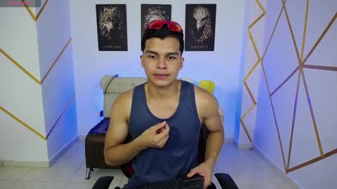 Snapshot of dwayne_brown chatting on 02.01.25 dwayne_brown online show from 02.01.25