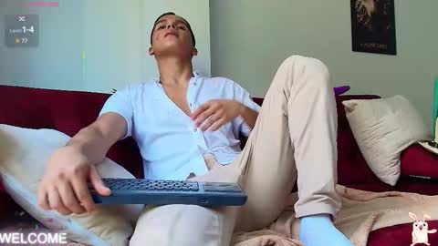 Snapshot of dwayne_brown chatting on 09.14.25 dwayne_brown online show from 09.14.25