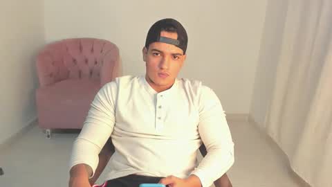 dwayne_esteven10 online show from 01.12.26