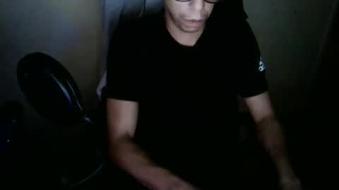 Snapshot of dwaynejamesjackson chatting on 12.17.25 dwaynejamesjackson online show from 12.17.25