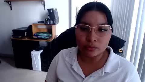 Snapshot of dyannabloom chatting on 08.04.26 online show from 08.04.26