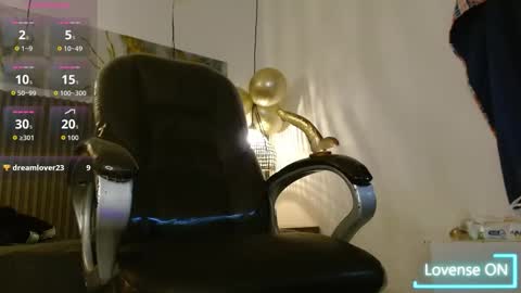 dyla_n18_ online show from 10.15.25