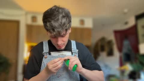 Dylan Daniel 7.8 online show from 09.11.25