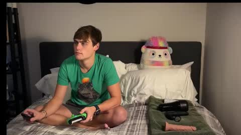 Snapshot of dylanfruits chatting on 10.28.25 dylanfruits online show from 10.28.25