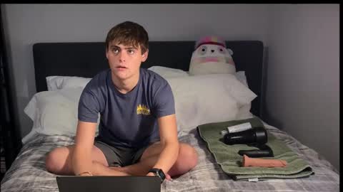 Snapshot of dylanfruits chatting on 10.29.25 dylanfruits online show from 10.29.25