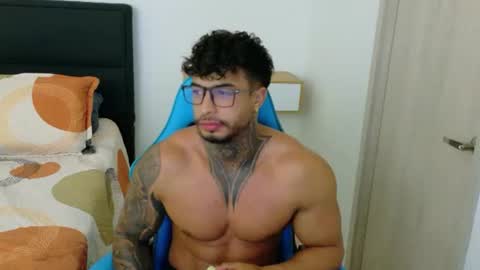 Snapshot of dylanrivera_ chatting on 06.25.26 Dylan Rivera online show from 06.25.26