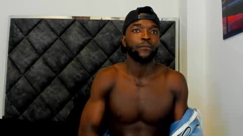 Snapshot of dylantaylor_1 chatting on 10.12.25 Dylan Taylor online show from 10.12.25