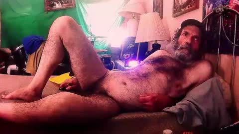 Snapshot of e2727 chatting on 09.18.25 Italian Franky online show from 09.18.25