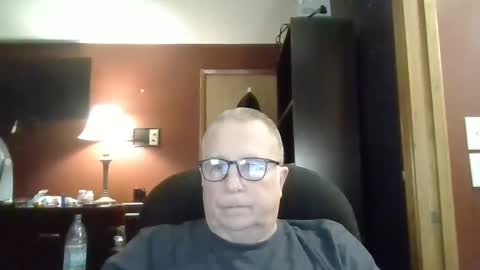 Snapshot of e_rectiom chatting on 12.17.24 Mr Wonderful online show from 12.17.24