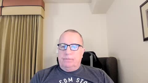 Snapshot of e_rectiom chatting on 01.28.25 Mr Wonderful online show from 01.28.25