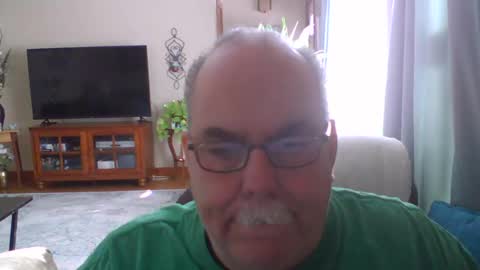 Snapshot of earl52 chatting on 01.26.25 earl52 online show from 01.26.25