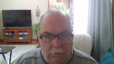 Snapshot of earl52 chatting on 02.17.25 earl52 online show from 02.17.25