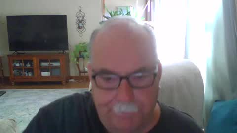 Snapshot of earl52 chatting on 09.19.25 earl52 online show from 09.19.25