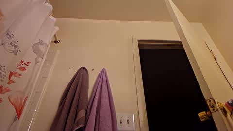 easybreezy69 online show from 02.21.25