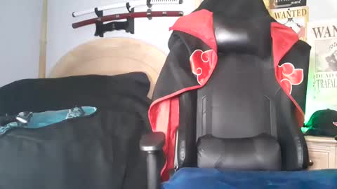 Snapshot of easybreezy20 chatting on 02.15.25 TWITTER INSTAGRAM easybreezy20 ONLINE 1230 AM TO 7AM online show from 02.15.25