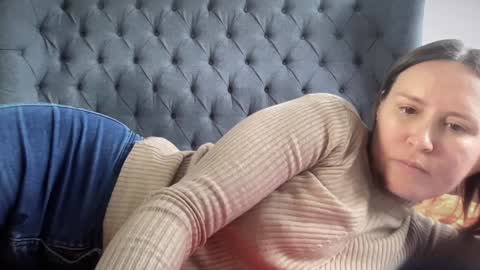 Nadia Ferreira  online show from 01.06.26