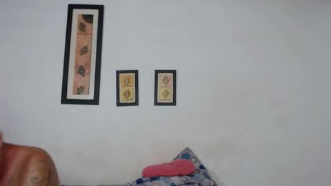 Snapshot of ebanoymarfil2 chatting on 01.27.25 Laraand Drake online show from 01.27.25