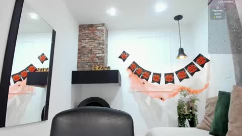 Snapshot of ebbafernandez1_ chatting on 10.31.25 online show from 10.31.25