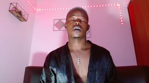 Snapshot of ebonny_stallion chatting on 12.11.24 Chris Palaz online show from 12.11.24