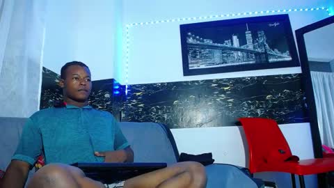 Snapshot of ebonny_stallion chatting on 11.03.25 Chris Palaz online show from 11.03.25