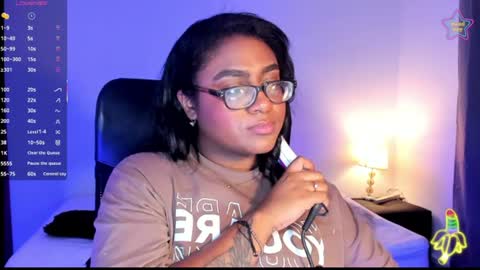 Snapshot of ebony__queen2 chatting on 06.25.26 ebony__queen2 online show from 06.25.26