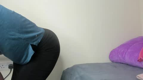 Snapshot of ebony_arya chatting on 05.25.26 Arya online show from 05.25.26