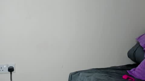 Snapshot of ebony_arya chatting on 06.26.26 Arya online show from 06.26.26