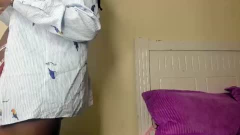 Snapshot of ebony_arya chatting on 07.08.26 Arya online show from 07.08.26