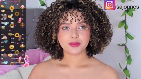 Snapshot of ebony_curly2 chatting on 02.08.25 isa online show from 02.08.25