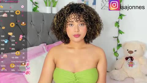 Snapshot of ebony_curly2 chatting on 03.06.25 isa online show from 03.06.25
