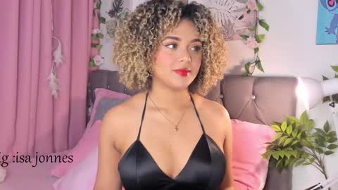 Snapshot of ebony_curly2 chatting on 02.07.26 isa online show from 02.07.26