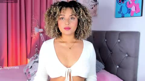 Snapshot of ebony_curly2 chatting on 04.30.26 isa online show from 04.30.26
