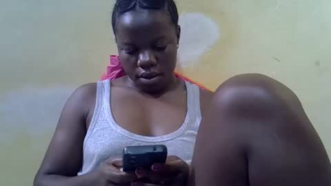 Snapshot of ebony_cutiee chatting on 05.10.26 ebony_cutiee online show from 05.10.26