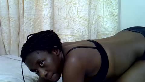 Snapshot of ebony_dessy chatting on 05.07.26 Desire online show from 05.07.26