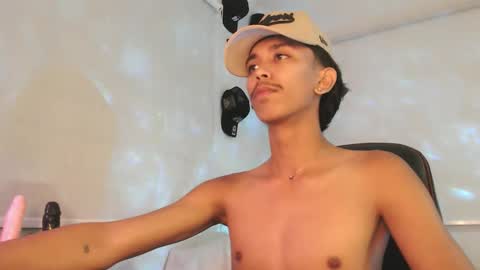 Snapshot of ebony_fuckboy chatting on 11.24.25 ebony_fuckboy online show from 11.24.25