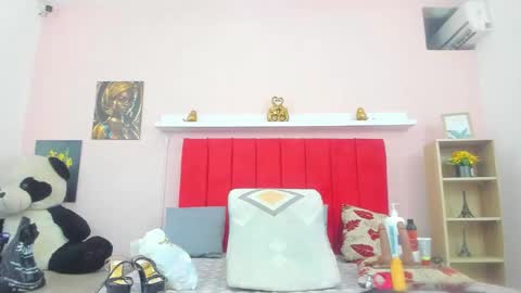 Snapshot of ebony_hot_sex1 chatting on 01.08.26 linda online show from 01.08.26