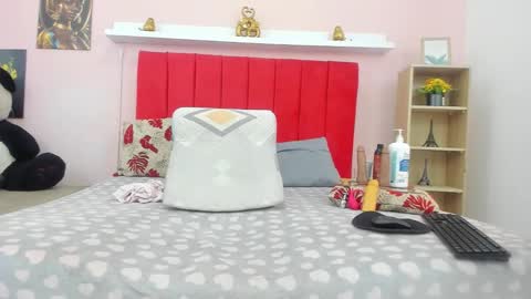 Snapshot of ebony_hot_sex1 chatting on 01.11.26 linda online show from 01.11.26