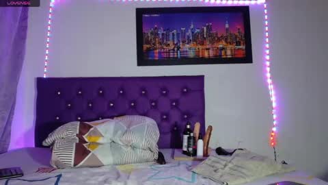 Snapshot of ebony_neighbormoans chatting on 04.25.26 LINA online show from 04.25.26