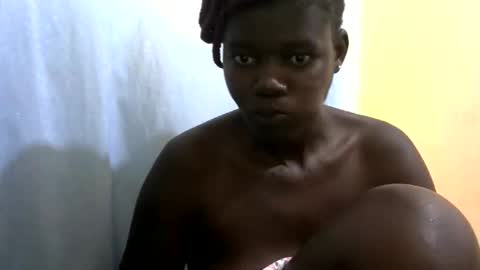 Snapshot of ebonybloom01 chatting on 10.29.25 ebonybloom01 online show from 10.29.25