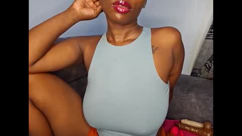 Ebony Melanie online show from 11.11.25