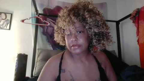 Snapshot of ebonydezire00 chatting on 07.05.26 ebonydezire00 online show from 07.05.26
