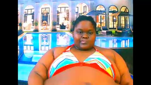 Snapshot of ebonyhotbuns4u2luv chatting on 03.12.26 ebonyhotbuns4u2luv online show from 03.12.26