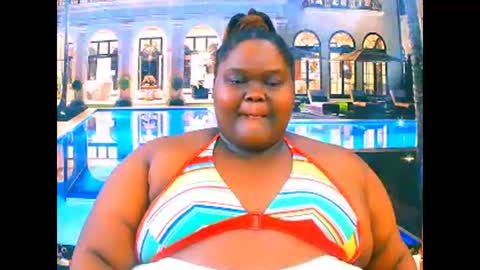 Snapshot of ebonyhotbuns4u2luv chatting on 03.27.26 ebonyhotbuns4u2luv online show from 03.27.26