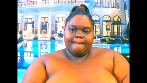 Snapshot of ebonyhotbuns4u2luv chatting on 03.27.26 ebonyhotbuns4u2luv online show from 03.27.26