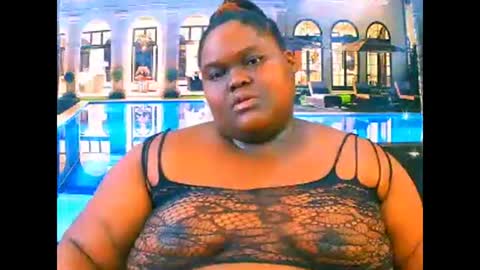 Snapshot of ebonyhotbuns4u2luv chatting on 04.01.26 ebonyhotbuns4u2luv online show from 04.01.26