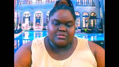 Snapshot of ebonyhotbuns4u2luv chatting on 04.01.26 ebonyhotbuns4u2luv online show from 04.01.26