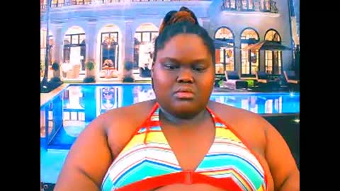 Snapshot of ebonyhotbuns4u2luv chatting on 04.02.26 ebonyhotbuns4u2luv online show from 04.02.26