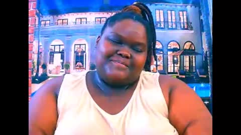 Snapshot of ebonyhotbuns4u2luv chatting on 04.08.26 ebonyhotbuns4u2luv online show from 04.08.26